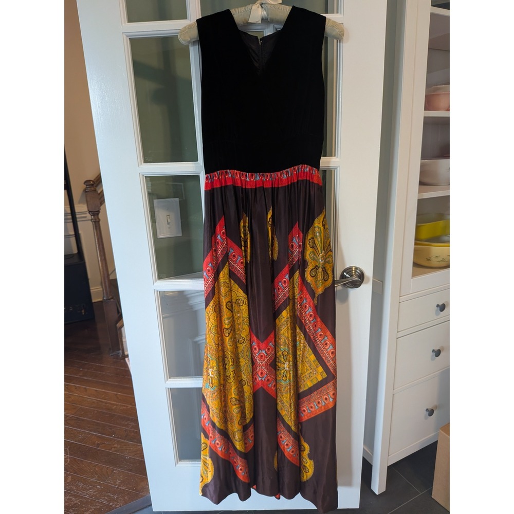 Vintage Vicky Vaughn Junior Black Velvet Paisley Maxi Dress Bohemian Sleeveless